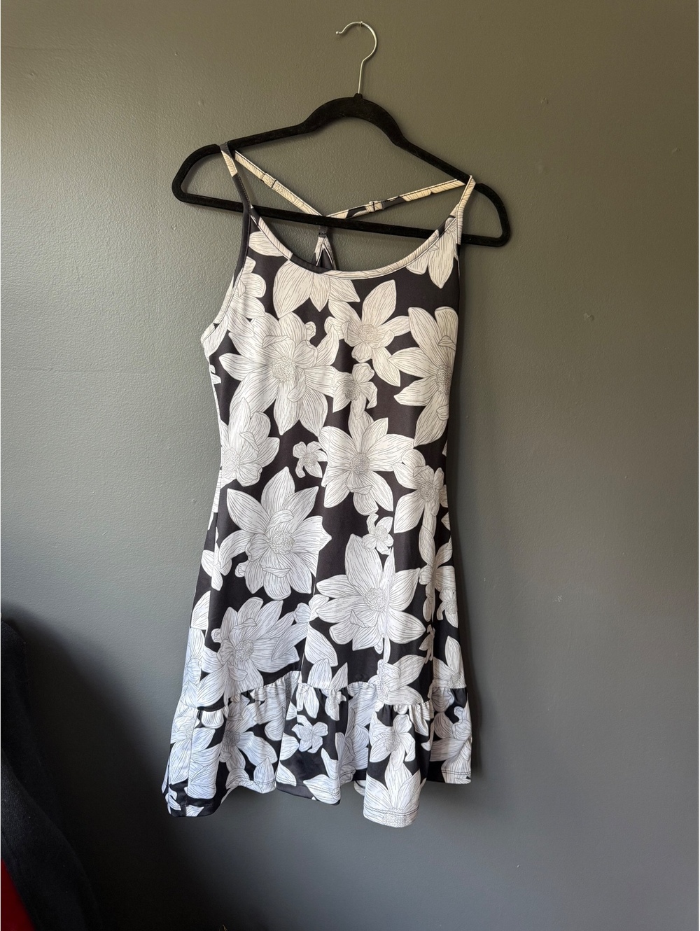 Black and White Floral Tank Athletic c c Dress with Ruffled Hem